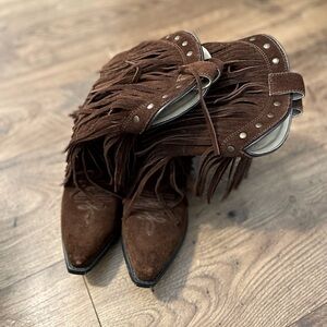 Shyanne brand genuine leather fringe boots in youth size 4.
